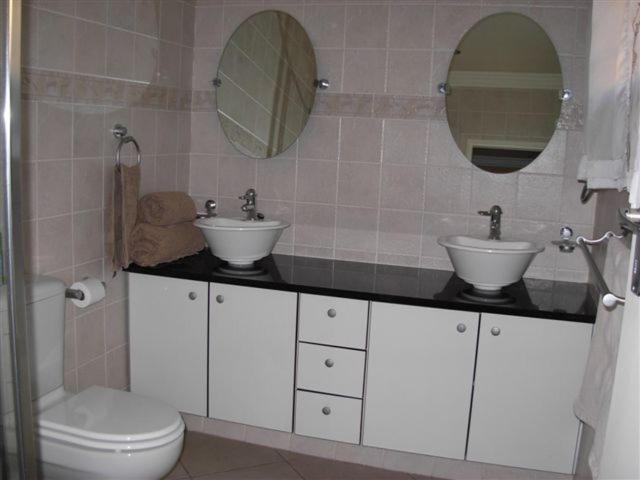 Liongate Bed And Breakfast Edenvale Δωμάτιο φωτογραφία